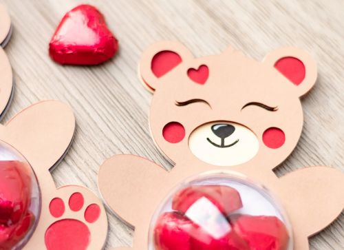Cute Bear VALENTINE'S day candy holder, ornament gift SVG - BanettaDesigns - SVG designs, seamless digital paper, clipart Cute Bear VALENTINE'S day candy holder, ornament gift SVG - BanettaDesigns - SVG designs, seamless digital paper, clipart